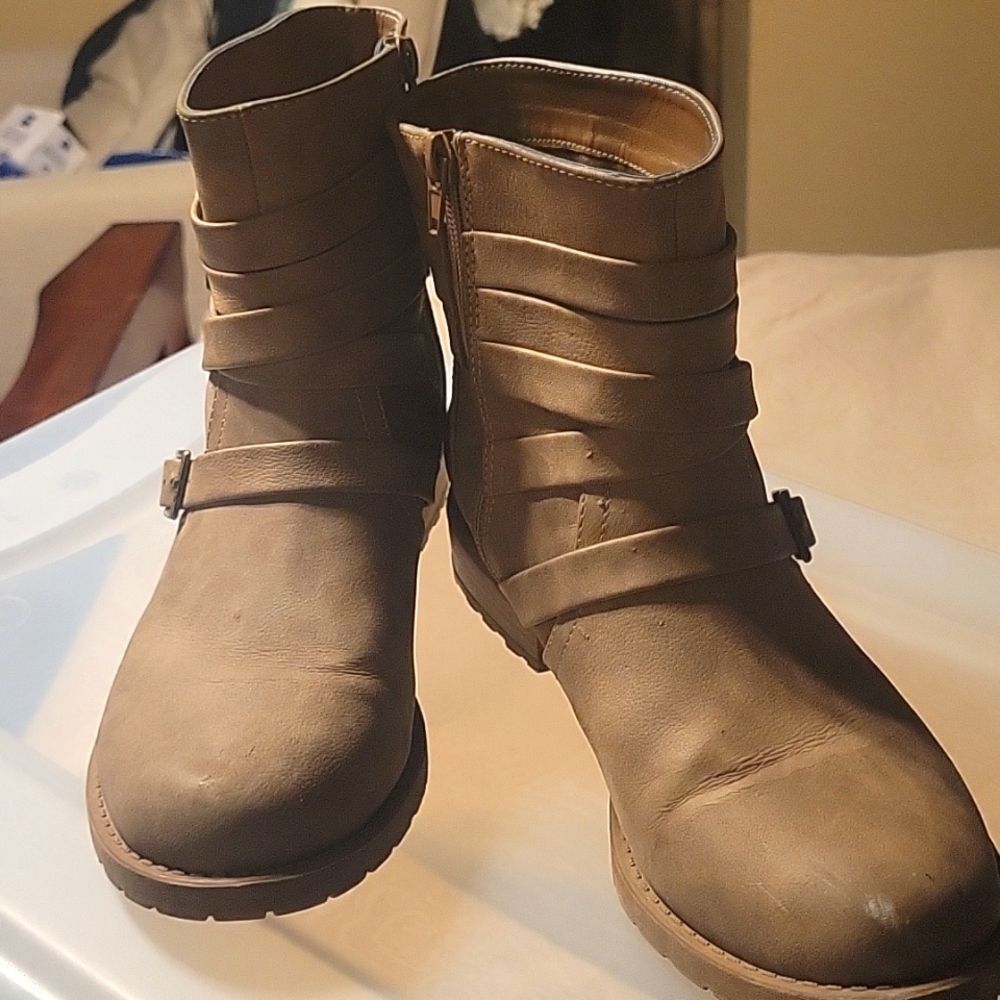 Women's boots
